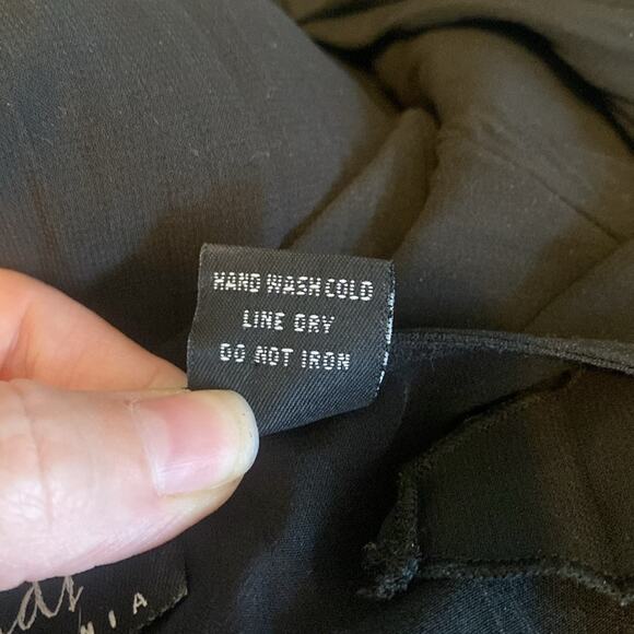 Womens Blouse Size Medium Whimsical Black White Lightweight Sheer Floral Shirt8 - Picture 10 of 10